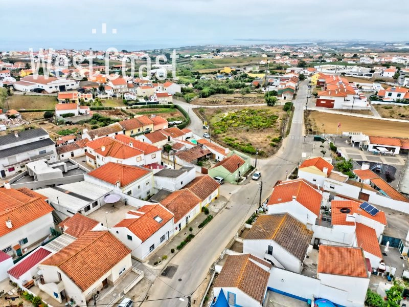 House to recover near beach Peniche Portugal