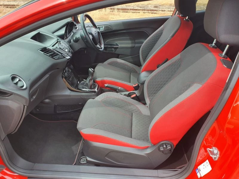 Ford Fiesta ZETEC S RED EDITION 3-Door 2015