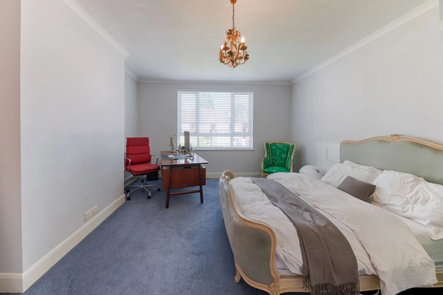 2 bedrooms flat, 42a The Avenue Queens Park London
