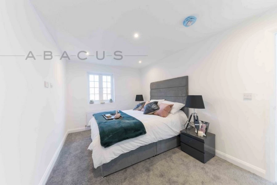 2 bedrooms flat, 1 2 Shenley Road Borehamwood Hertfordshire