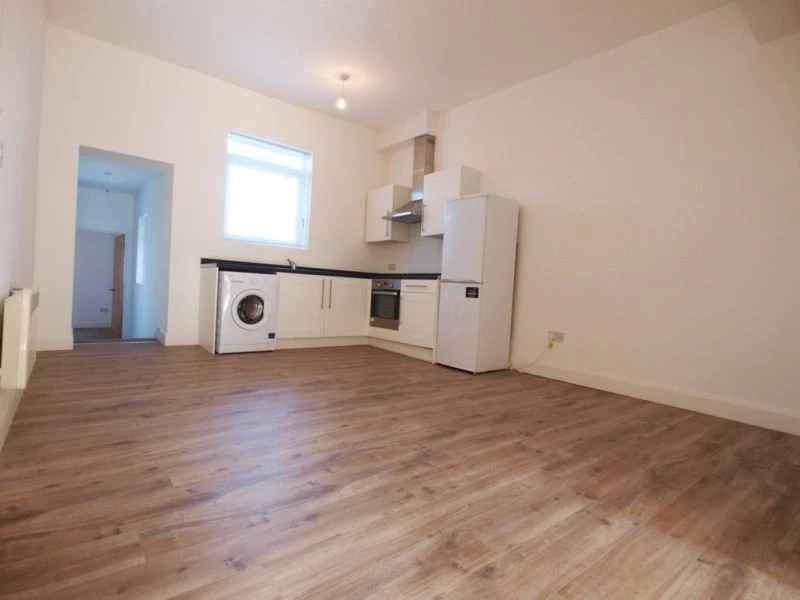 3 bedrooms flat, 499 Flat A Green Lanes Manor House London