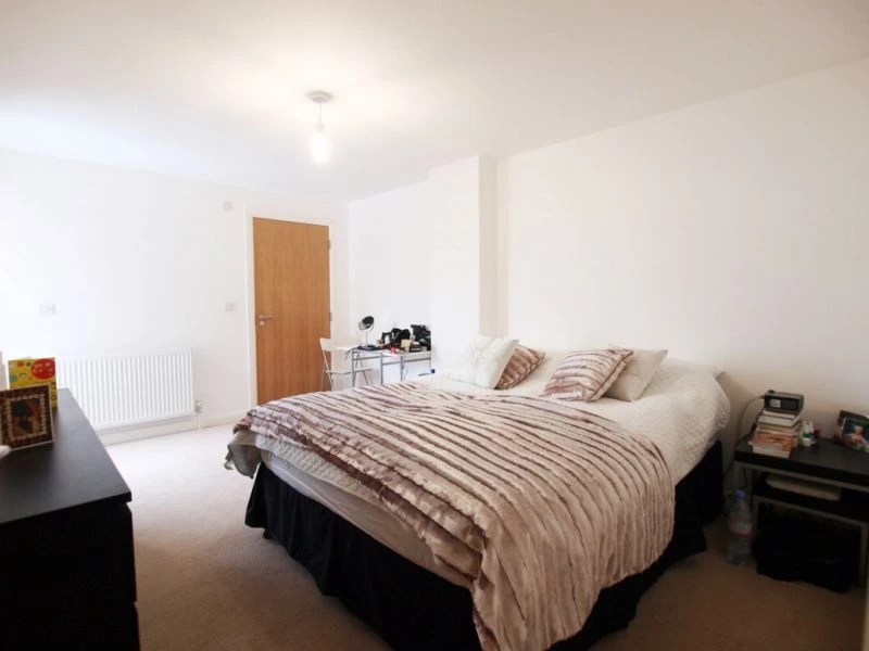 2 bedrooms flat, 28 Flat 6 Arcadia Avenue Finchley Central London