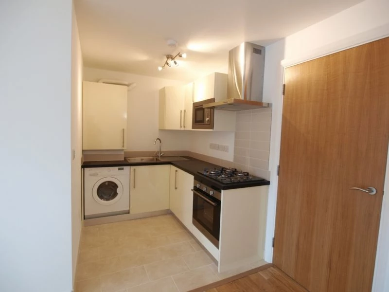 2 bedrooms flat, 28 Flat 11 Arcadia Avenue Finchley Central London
