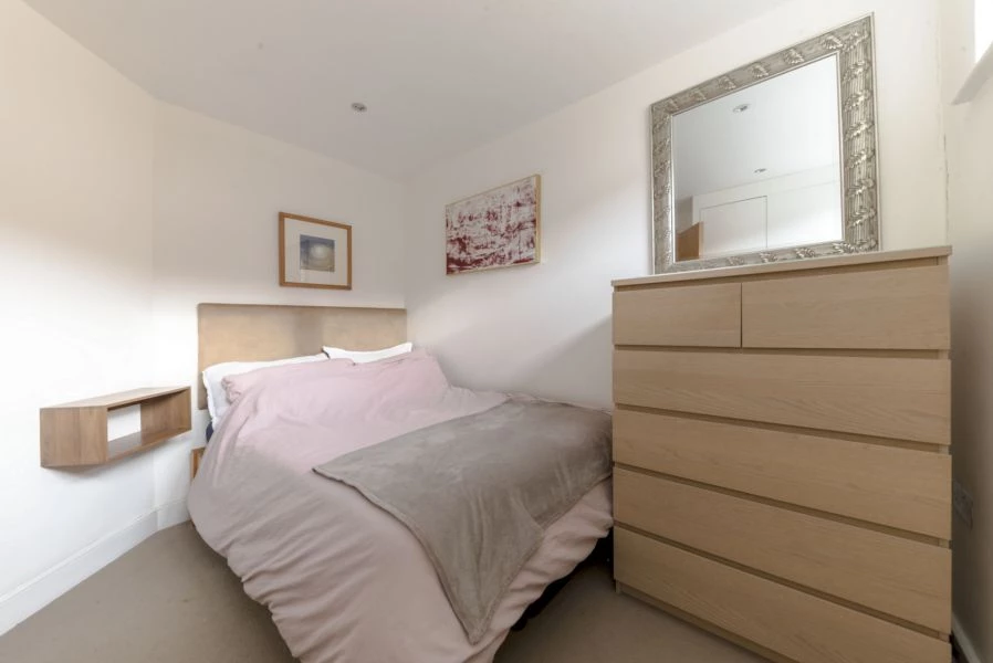 2 bedrooms flat, 75 27 Regal Building Kilburn Lane Kensal Rise London