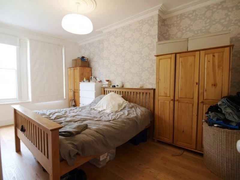2 bedrooms flat, 129 First Floor Flat Stapelton Hall Road Finsbury Park London