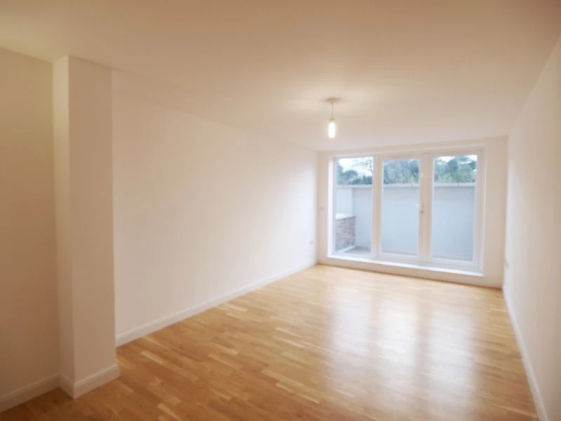 2 bedrooms flat, 28 Flat 11 Arcadia Avenue Finchley Central London