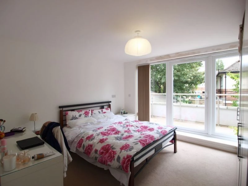 1 bedroom flat, 28 Flat 9 Arcadia Avenue Finchley Central London