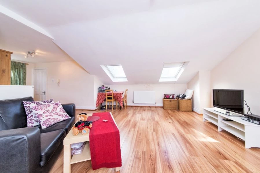 1 bedroom flat, 40 Flat 6 Methuen Park Muswell Hill London