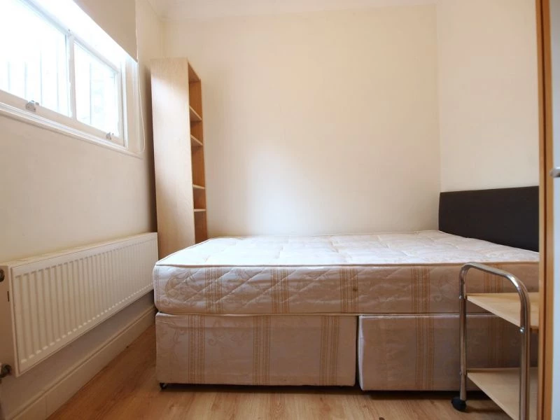 2 bedrooms flat, 7 Flat 2 Beatrice Road Finsbury Park London