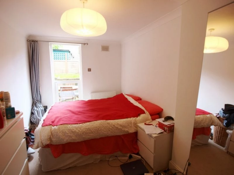 3 bedrooms flat, 80 Flat 1 Regina Road Finsbury Park London
