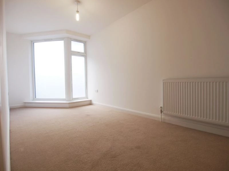 2 bedrooms flat, 28 Flat 5 Arcadia Avenue Finchley Central London