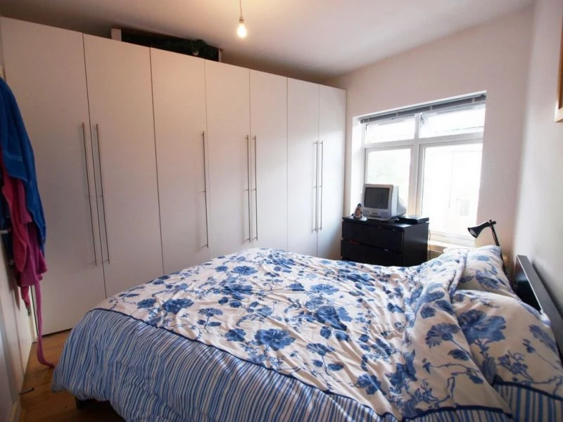 1 bedroom flat, 84 Flat B High Road East Finchley London