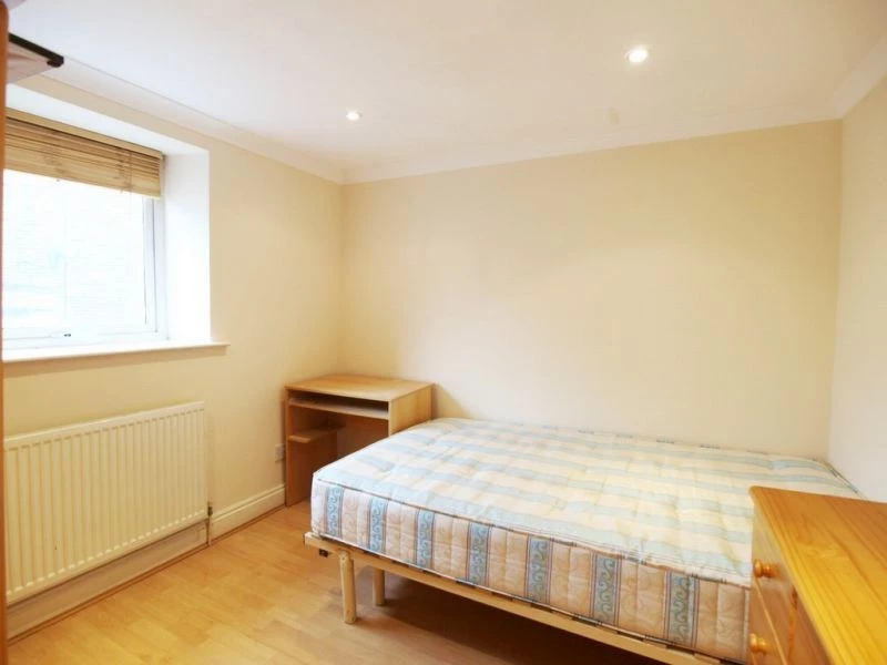 3 bedrooms flat, 145 Flat A Kings Cross Road Kings Cross London