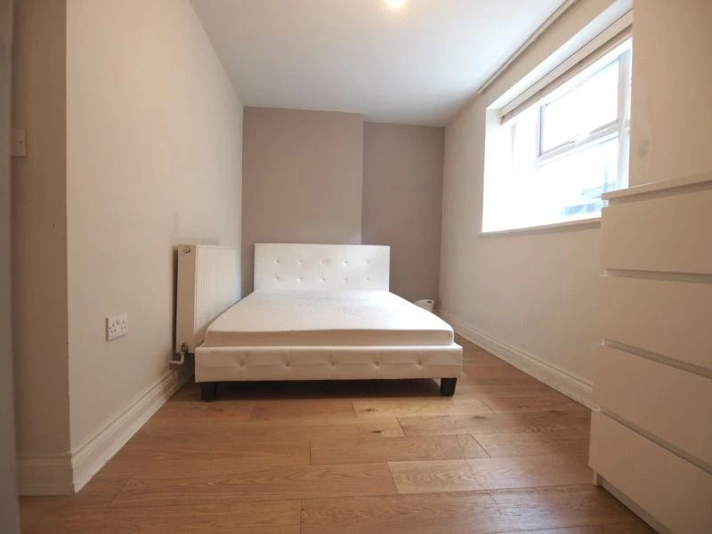 3 bedrooms maisonette, 33 Allen Road Stoke Newington London