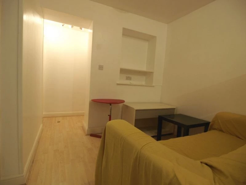 1 bedroom flat, 49 Flat A Newington Green Road Newington Green London