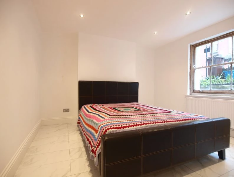 2 bedrooms flat, 89 Flat A Navarino Road London Fields London