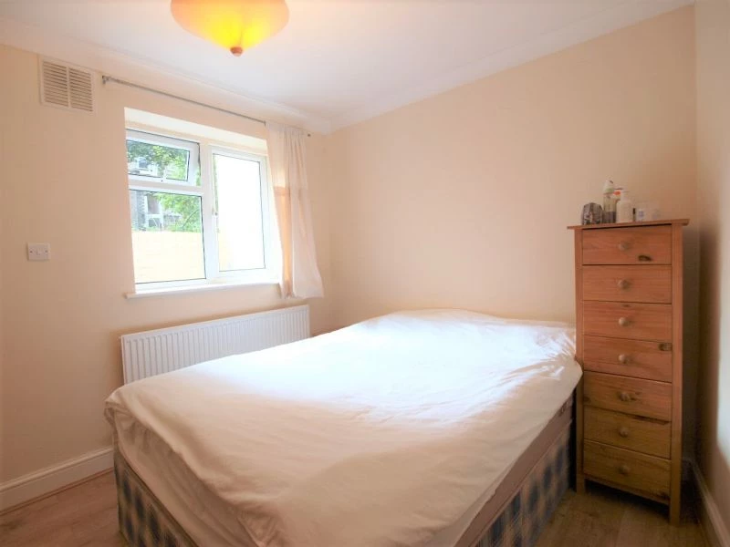 1 bedroom flat, 77 Ground Floor [Rear Flat] Lennox Road Finsbury Park London