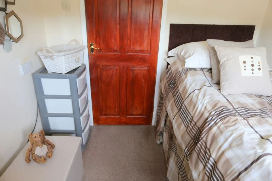 3 bedrooms semi detached, 7 Stapleton Crescent Dresden Stoke on Trent