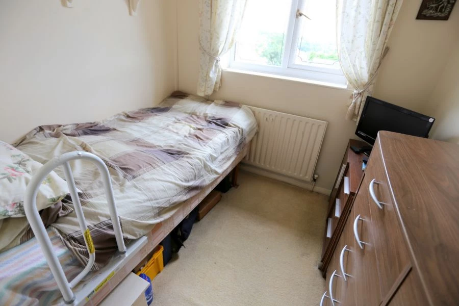 3 bedrooms semi detached, 81 Souldern Way Meir Hay Stoke on Trent