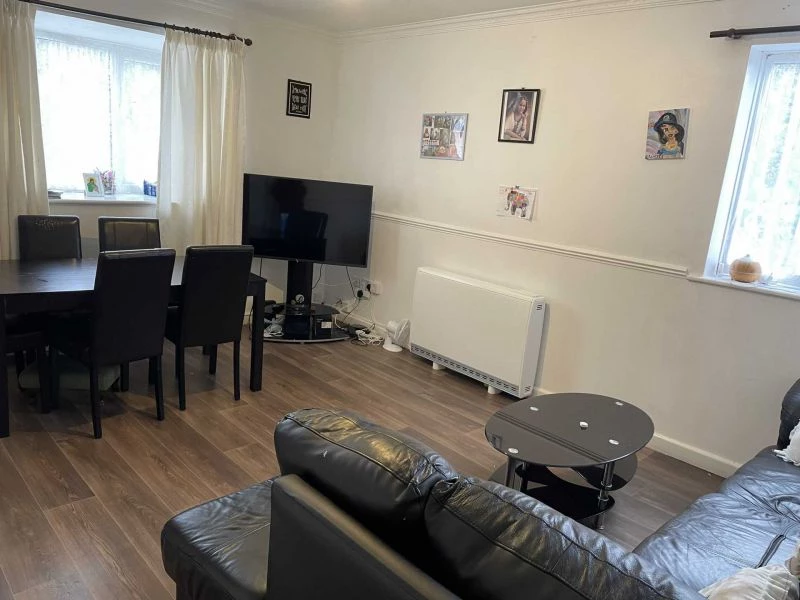 2 bedrooms apartment, 58 Willenhall Drive Hayes, Middlesex Greater London