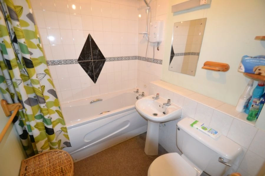2 bedrooms flat, 34 Lavender Place Ilford London