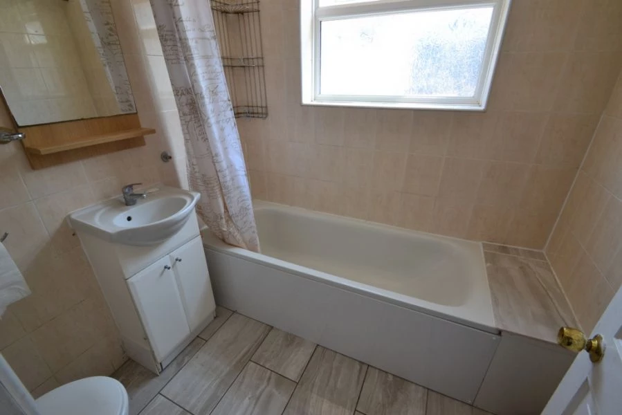 3 bedrooms house, 274 Odessa Road Forest Gate London