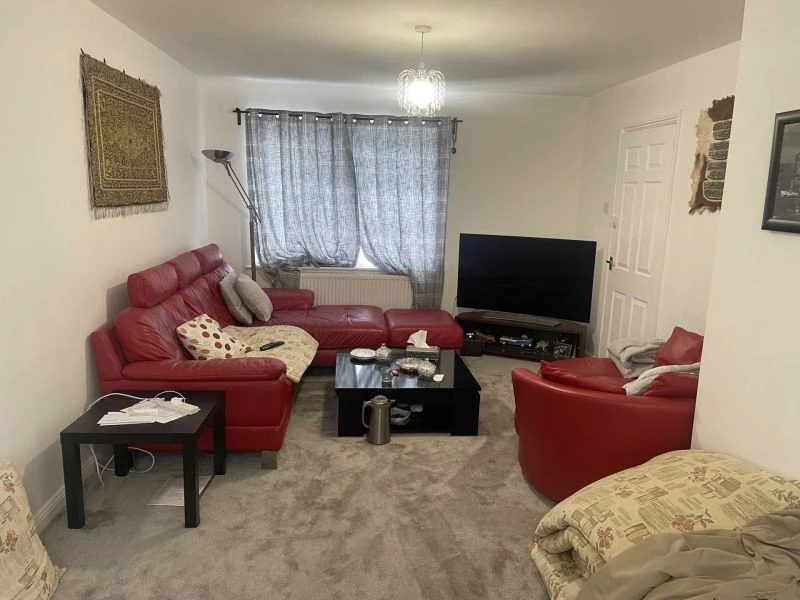 3 bedrooms end of terrace, 3a Canberra Drive Yeading Hayes, Middlesex Greater London