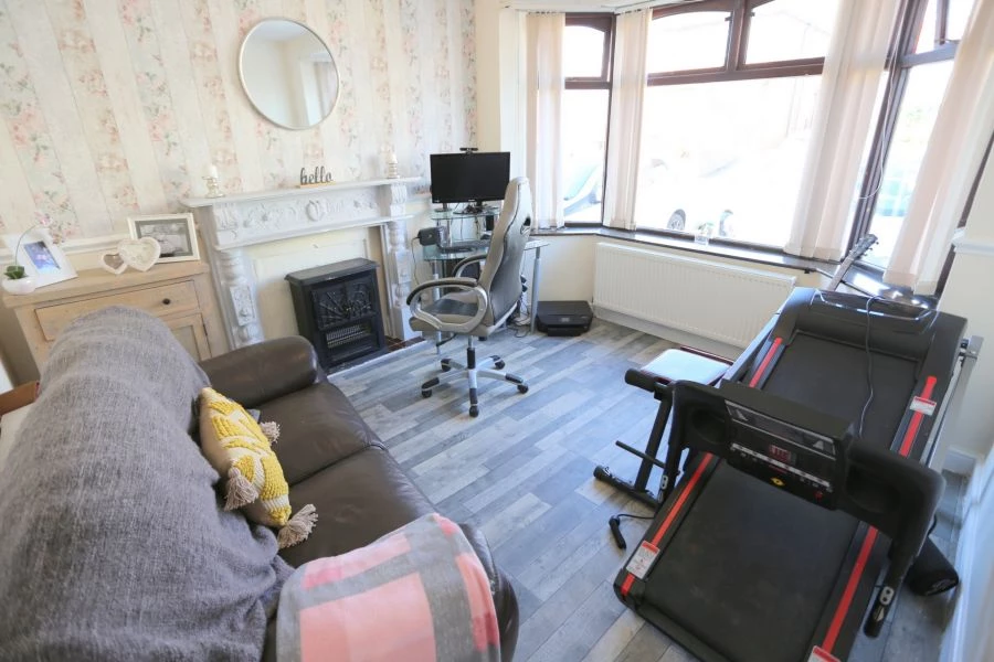 2 bedrooms semi detached, 19 Central Drive Blurton Stoke on Trent