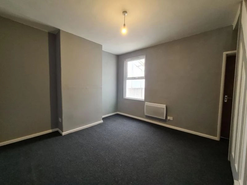 1 bedroom room to let, 30 East Street Chatham Chatham Kent