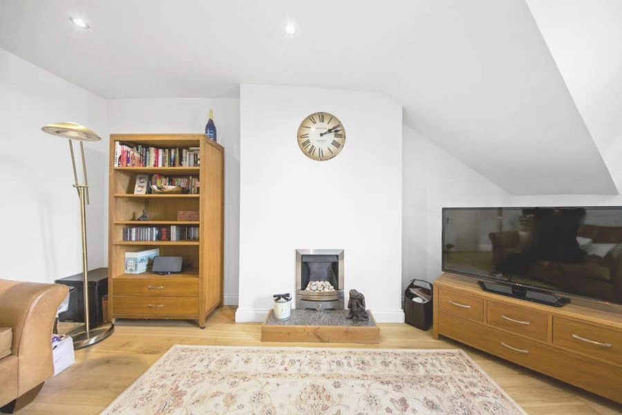 1 bedroom flat, 99 Top Floor Flat-C Chichele Road Willesden Green London