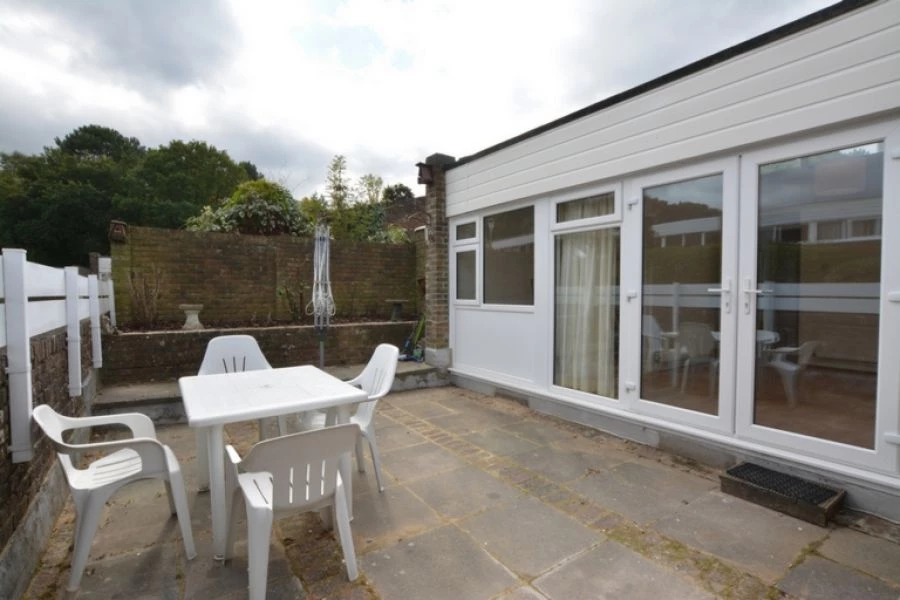 1 bedroom bungalow, 26 Forestfield Furnace Green Crawley West Sussex