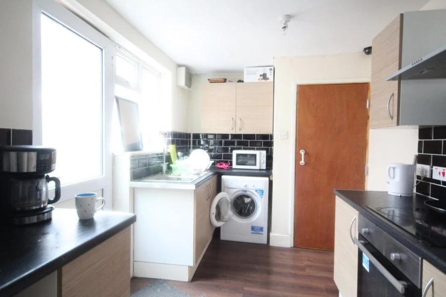 1 bedroom room to let, 65 Luton Road Chatham Chatham Kent