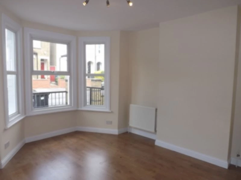3 bedrooms house, 30 R Apsley Road South Norwood London