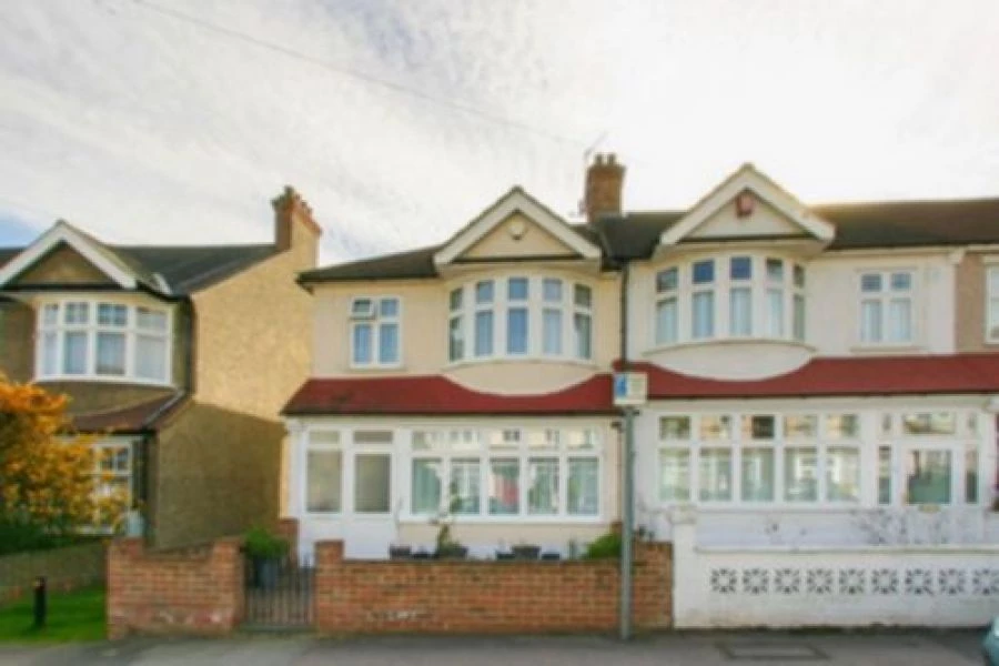 3 bedrooms house, 19 Nugent Road South Norwood London