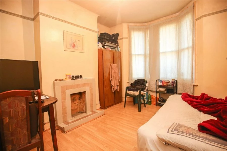 3 bedrooms house, 94 Belmont Road South Norwood London