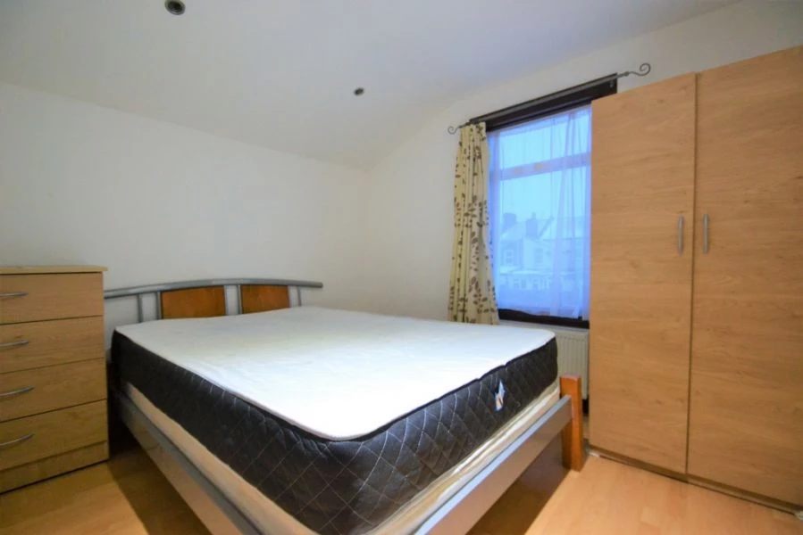 5 bedrooms house, 165 South Esk Road Upton Park London