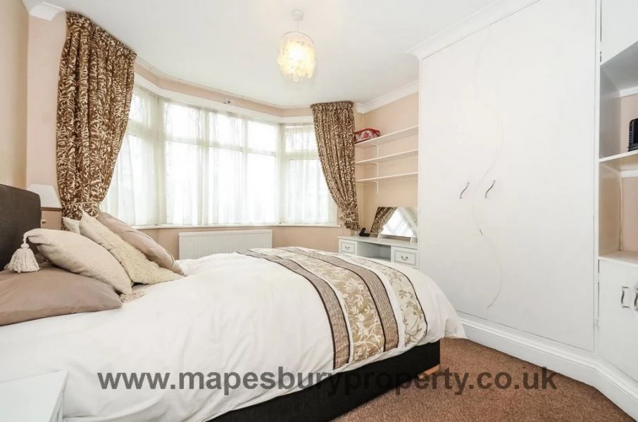 3 bedrooms semi detached, 3 Marlborough Road Luton Bedfordshire