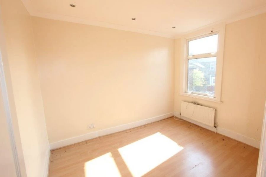 3 bedrooms house, 52 Oakley Rd South Norwood London