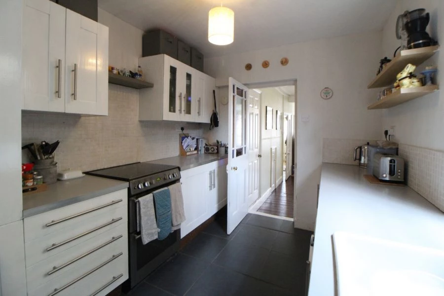3 bedrooms end of terrace, 2 Cornwall Road Rochester Rochester Kent