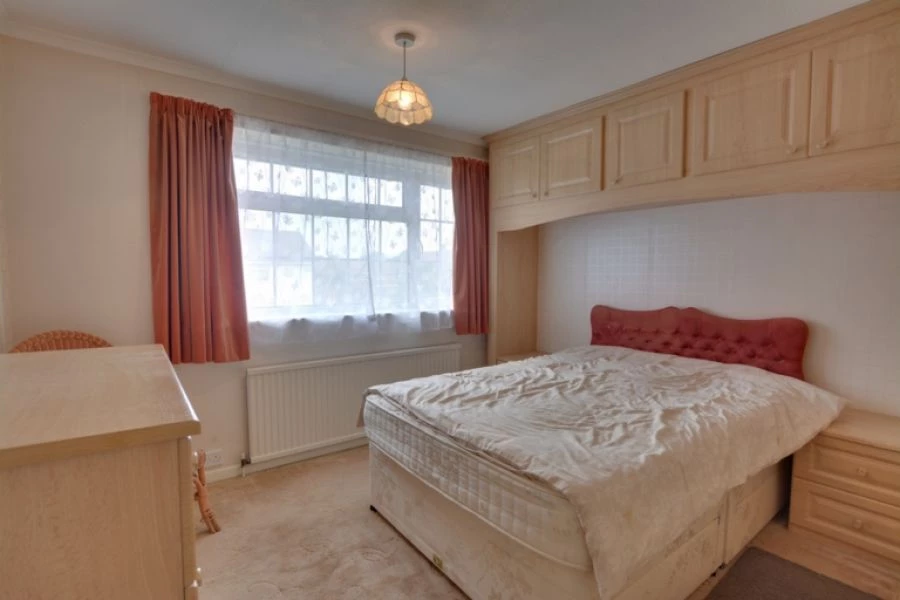3 bedrooms house, 53 Cuckmere Crescent Gossops Green Crawley West Sussex