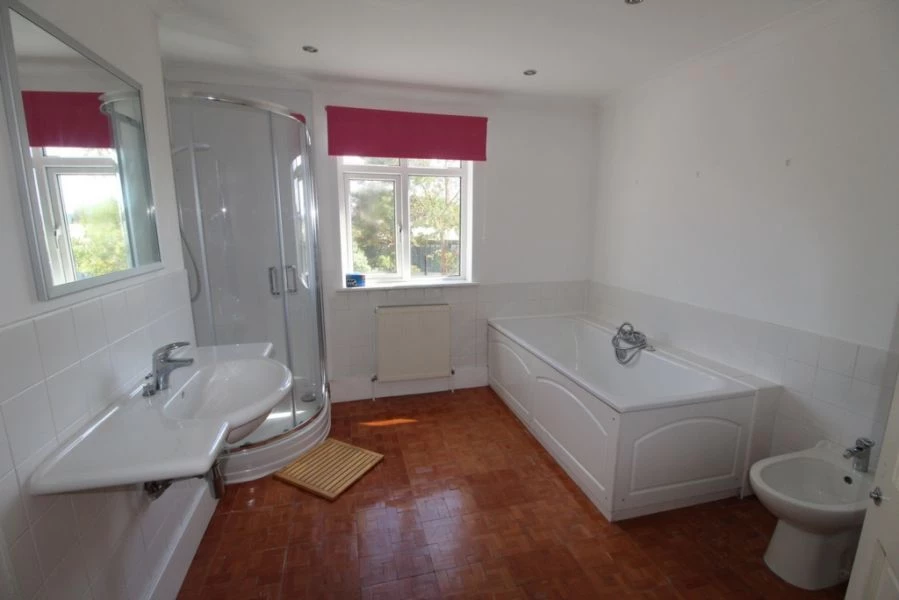 2 bedrooms house, 26 Sunnybank South Norwood London