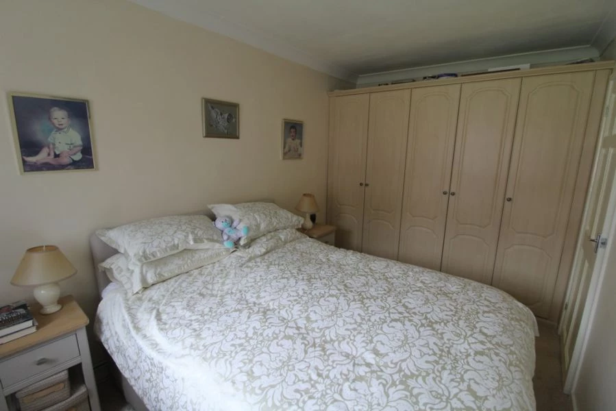 2 bedrooms maisonette, 19 Stanley Park Road Wallington Surrey