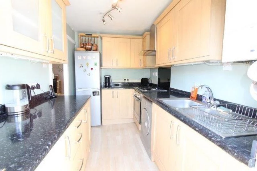 3 bedrooms house, 13 St Lukes Close South Norwood London