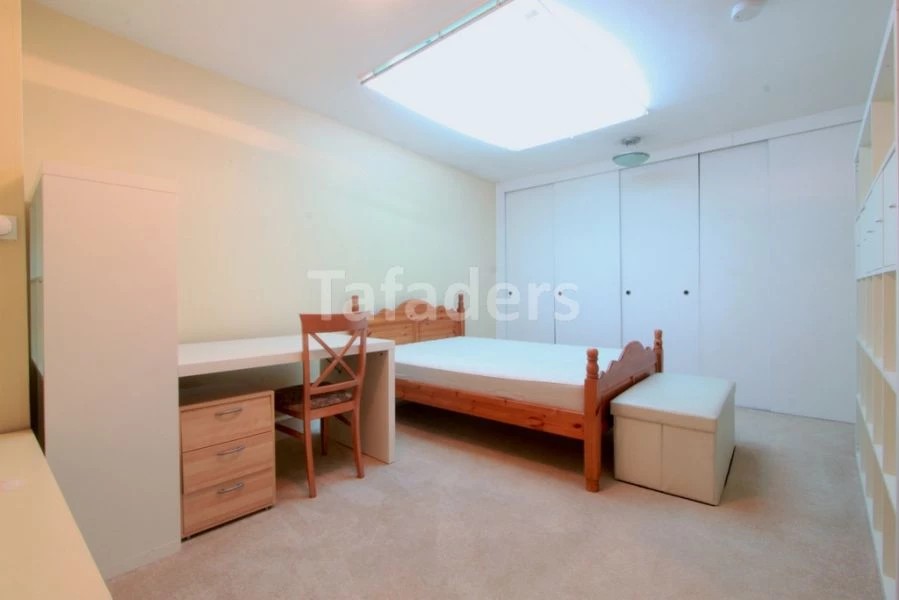 2 bedrooms flat, 16 Top Floor Flat St Mary at Hill Monument London