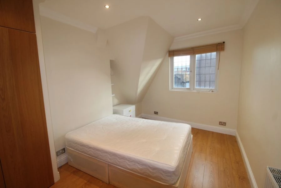 2 bedrooms flat, 75b Flat 6 George Street Croydon Surrey