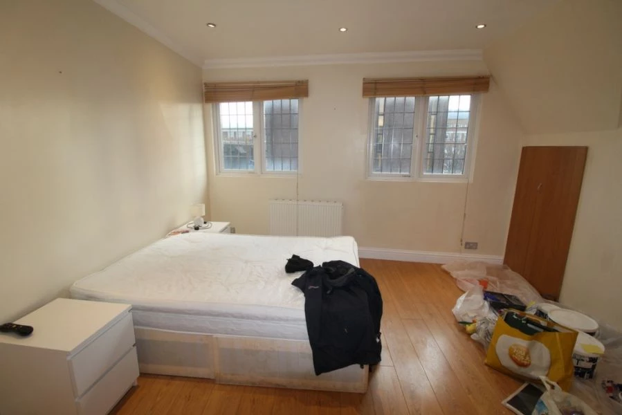 2 bedrooms flat, 75b Flat 6 George Street Croydon Surrey