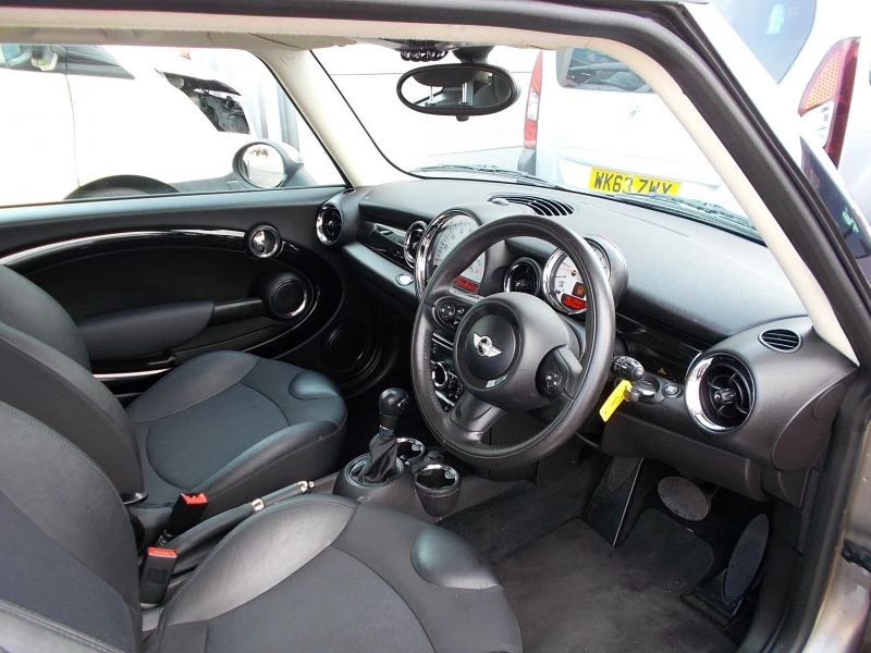Mini Cooper 1.6 COOPER *AUTOMATIC* & *ONLY 37,000 MILES* 2012