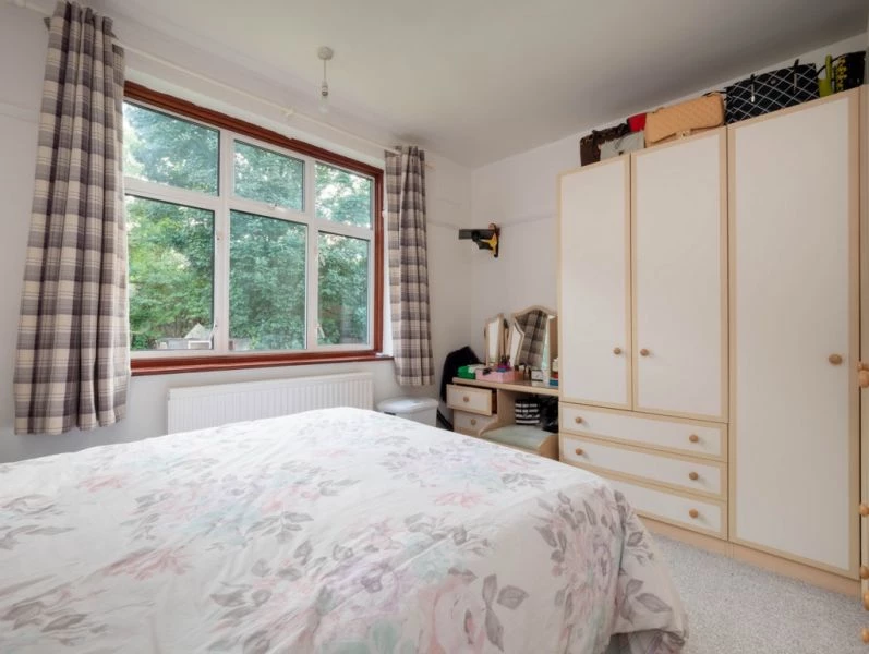 2 bedrooms maisonette, 17 St Dunstans Road South Norwood London