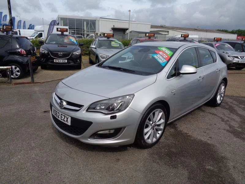 Vauxhall Astra 2.0 AUTOMATIC ELITE CDTI 5-Door 2012