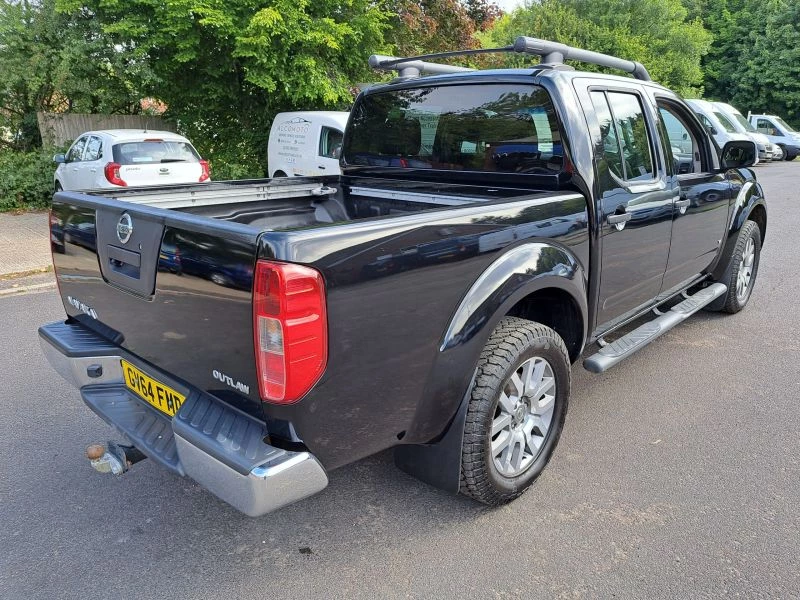 Nissan Navara Double Cab Pick Up Outlaw 3.0dCi V6 231 4WD Auto 2014